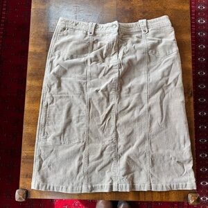 Woolrich 98% cotton corduroy utility skirt